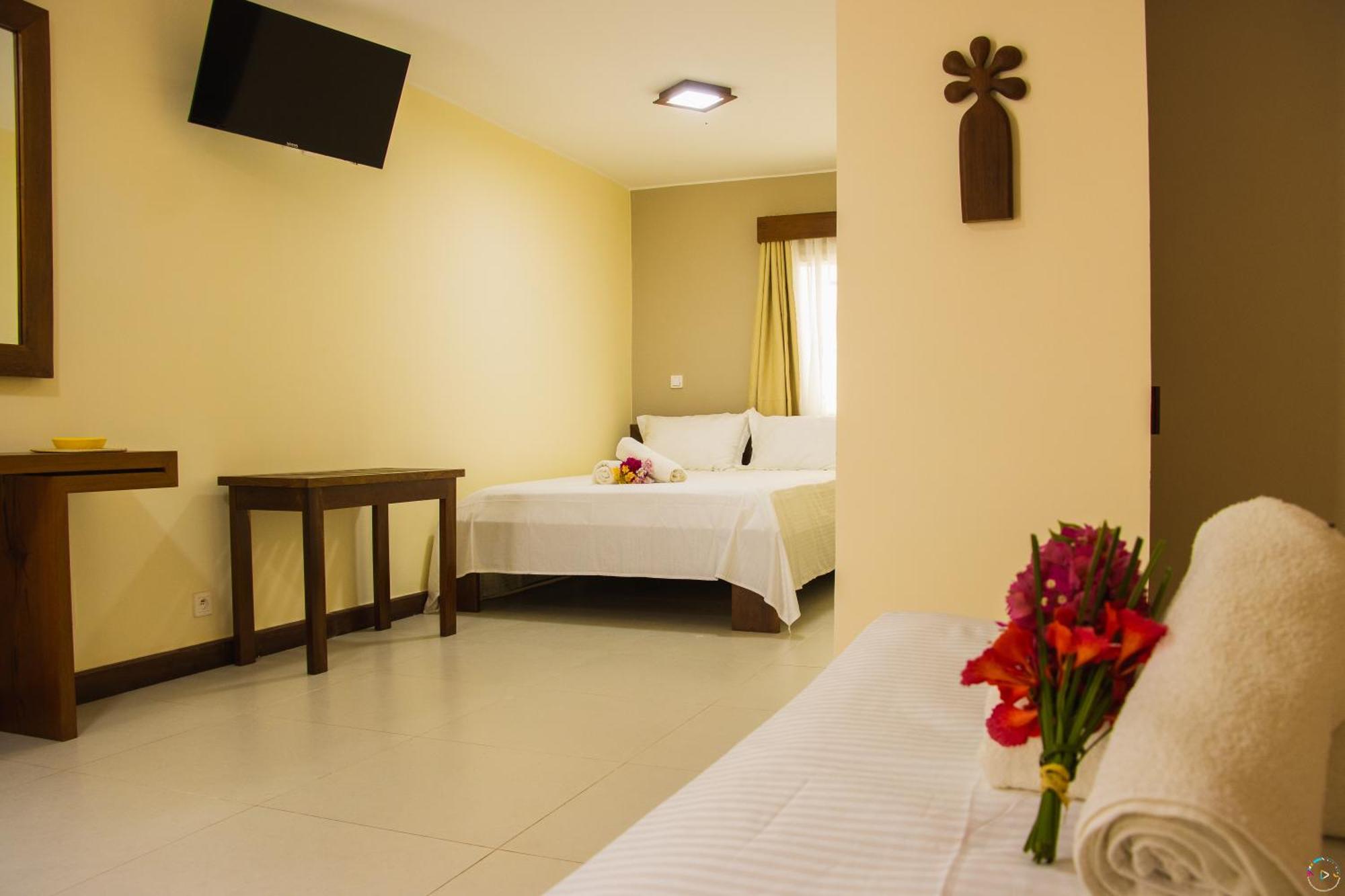 Hotel Baobab Cafe โมรอนดาวา ภายนอก รูปภาพ