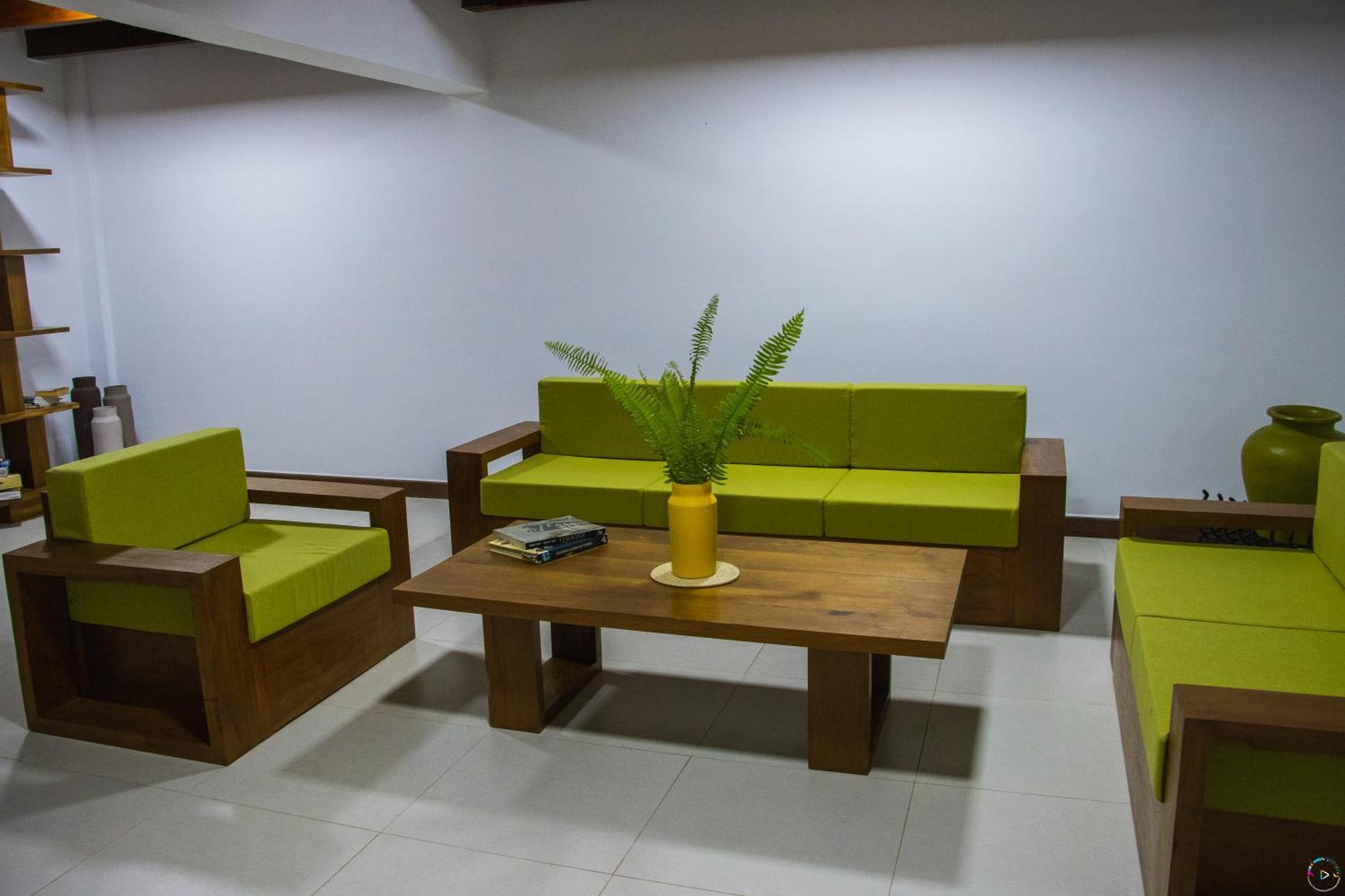 Hotel Baobab Cafe โมรอนดาวา ภายนอก รูปภาพ