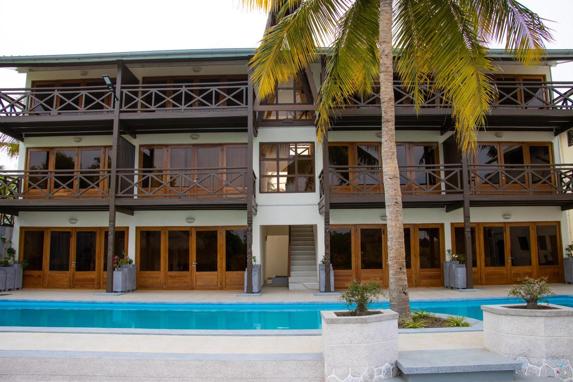 Hotel Baobab Cafe โมรอนดาวา ภายนอก รูปภาพ